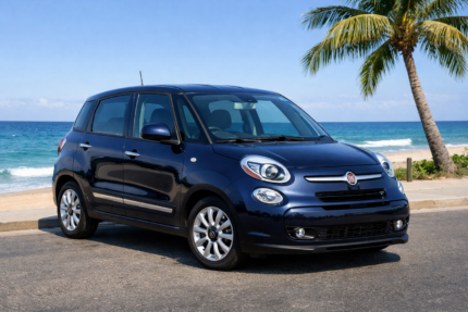 Fiat 500L (Blue)